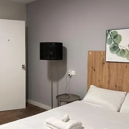 Meta Habitat Ramon Lujan B Apartment Madrid Exterior photo
